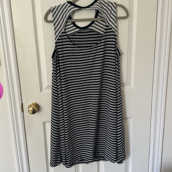 Two Tone Striped Gap Dress - Picture 2 of 2